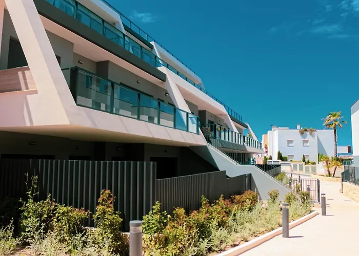 Iconic Sea Views Luxury Apartment